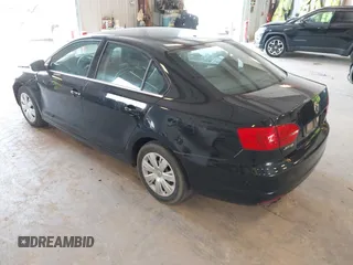 2013 Volkswagen Jetta SE z VIN 3VWDX7AJ7DM267911, wystawiony jako IAAI lot #42391353 z przebiegiem 42 248 mil mil oraz . Historia ofert i sprzedaży dostępna na DreamBid. Obrazek 3.