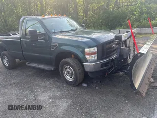 2010 Ford F-250 XL z VIN 1FTNF2B58AEB41220, wystawiony jako Copart lot #62261645 z przebiegiem 137 000 mil mil oraz Czysty tytuł • Clean title. Historia ofert i sprzedaży dostępna na DreamBid. Obrazek 1.