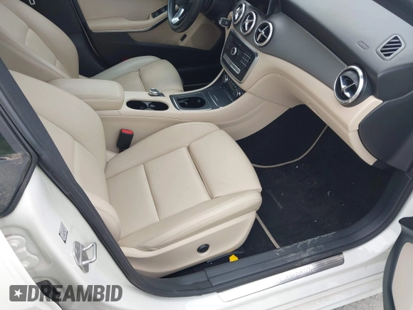 2018 Mercedes-Benz CLA 250 z VIN WDDSJ4EBXJN514990, wystawiony jako IAAI lot #42442189 z przebiegiem 120 236 mil mil oraz . Historia ofert i sprzedaży dostępna na DreamBid. Obrazek 5.