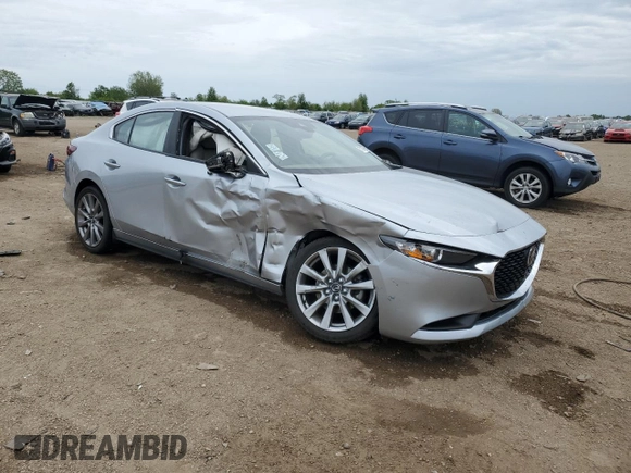 2020 Mazda 3 S Carbon Edition z VIN JM1BPBCMXL1162960, wystawiony jako Copart lot #57603795 z przebiegiem 31 229 mil mil oraz Szkoda całkowita • Salvage title. Historia ofert i sprzedaży dostępna na DreamBid. Obrazek 4.