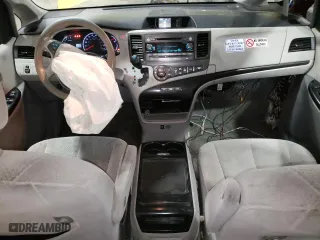 2014 Toyota Sienna LE AAS with VIN 5TDKK3DC4ES456273, listed as a Copart auction lot 88770295 with 267,260 mi miles and Salvage Title. Bid and sale history available at carsss.com. Image 8.