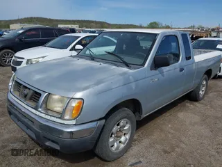 2000 Nissan Frontier XE z VIN 1N6DD26S9YC305451, wystawiony jako IAAI lot #41928123 z przebiegiem Nie podano mil oraz . Historia ofert i sprzedaży dostępna na DreamBid. Obrazek 2.