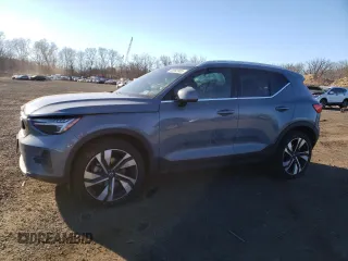 2023 Volvo XC40 Ultimate Bright Theme с VIN YV4L12UA0P2098189, выставлен на аукционе Copart как лот 88592805 с пробегом 16 378 миль миль и Списание • Salvage title. История ставок и продаж доступна на DreamBid. Изображение 1.