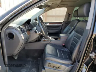 2008 Volkswagen Touareg V6 с VIN WVGBE77L38D008189, выставлен на аукционе Copart как лот 52237085 с пробегом 170 932 миль миль и Чистый • Clean title. История ставок и продаж доступна на DreamBid. Изображение 7.