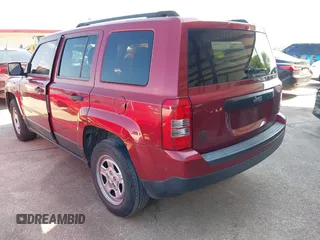 2014 Jeep Patriot Altitude z VIN 1C4NJPBA1ED550051, wystawiony jako IAAI lot #42384798 z przebiegiem 126 751 mil mil oraz . Historia ofert i sprzedaży dostępna na DreamBid. Obrazek 3.