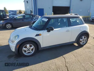 2009 MINI Cooper Hardtop with VIN WMWMF33579TW76396, listed as a Copart auction lot 81417314 with 134,353 mi miles and Clean Title. Bid and sale history available at carsss.com. Image 1.