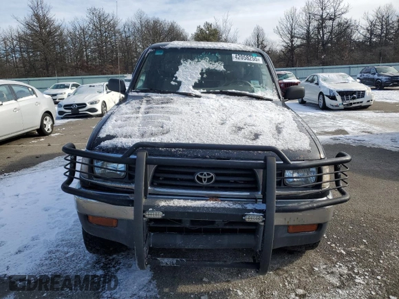 1996 Toyota Tacoma z VIN 4TAWM72N8TZ183580, wystawiony jako Copart lot #42058255 z przebiegiem 271 645 mil mil oraz Szkoda całkowita • Salvage title. Historia ofert i sprzedaży dostępna na DreamBid. Obrazek 5.
