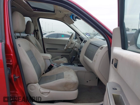 2008 Ford Escape XLT with VIN 1FMCU93118KB59096, listed as a IAAI auction lot 41752159 with 199,185 mi miles. Bid and sale history available at carsss.com. Image 5.