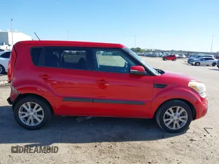2013 Kia Soul ! with VIN KNDJT2A60D7569910, listed as a IAAI auction lot 41219582 with 125,015 mi miles. Bid and sale history available at carsss.com. Image 14.