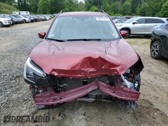 2024 Subaru Forester Limited with VIN JF2SKALC6RH463081, listed as a Copart auction lot 60777775 with 8,704 mi miles and Salvage title. Bid and sale history available at DreamBid. Image 5.