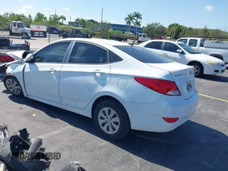2017 Hyundai Accent SE z VIN KMHCT4AE7HU222363, wystawiony jako IAAI lot #42310268 z przebiegiem 122 940 mil mil oraz . Historia ofert i sprzedaży dostępna na DreamBid. Obrazek 3.