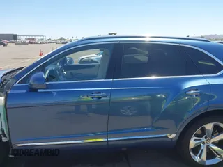 2019 Bentley Bentayga V8 z VIN SJAAM2ZVXKC026160, wystawiony jako IAAI lot #42131132 z przebiegiem 38 512 mil mil oraz . Historia ofert i sprzedaży dostępna na DreamBid. Obrazek 15.