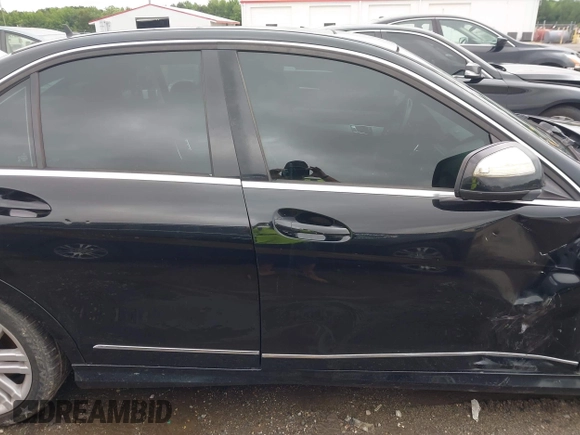 2009 Mercedes-Benz C 300 Sport with VIN WDDGF81X59F269490, listed as a IAAI auction lot 42257386 with 172,450 mi miles and . Bid and sale history available at DreamBid. Image 13.