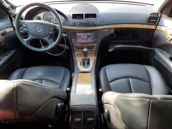 2008 Mercedes-Benz E 350 Luxury z VIN WDBUF56X08B239323, wystawiony jako Copart lot #53938545 z przebiegiem 173 437 mil mil oraz Szkoda całkowita • Salvage title. Historia ofert i sprzedaży dostępna na DreamBid. Obrazek 8.