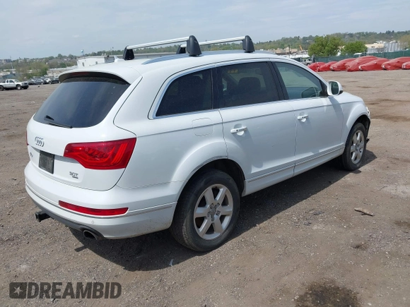 2015 Audi Q7 Premium Plus with VIN WA1LGAFE8FD017092, listed as a IAAI auction lot 42073593 with 105,593 mi miles and . Bid and sale history available at DreamBid. Image 4.