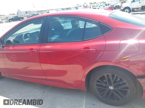 2025 Toyota Camry LE z VIN 4T1DAACK9SU100106, wystawiony jako IAAI lot #42390449 z przebiegiem 8 343 mil mil oraz . Historia ofert i sprzedaży dostępna na DreamBid. Obrazek 14.