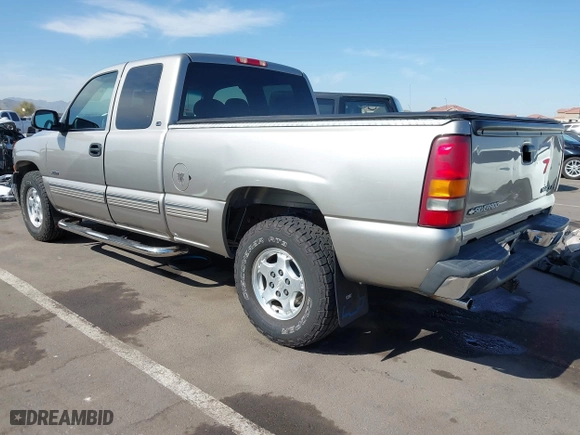 2000 Chevrolet Silverado 1500 LS with VIN 2GCEK19T0Y1205109, listed as a IAAI auction lot 41999548 with 159,571 mi miles. Bid and sale history available at carsss.com. Image 3.