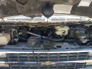 1993 Chevrolet Chevy Van z VIN 1GBEG25K5PF330218, wystawiony jako IAAI lot #42321737 z przebiegiem 203 157 mil mil oraz . Historia ofert i sprzedaży dostępna na DreamBid. Obrazek 10.