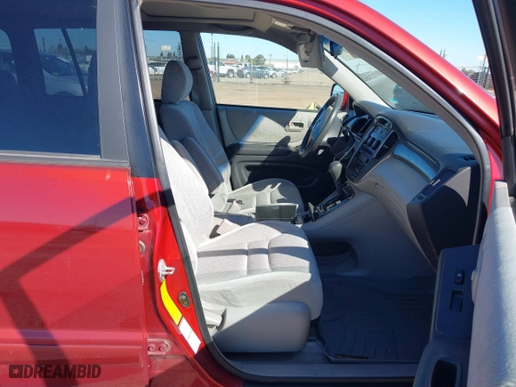 2003 Toyota Highlander with VIN JTEHF21A230110696, listed as a IAAI auction lot 41871667 with 144,603 mi miles. Bid and sale history available at carsss.com. Image 5.