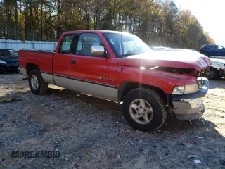 1996 Dodge 1500 z VIN 3B7HC13YXTG136928, wystawiony jako Copart lot #83470244 z przebiegiem 137 366 mil mil oraz Szkoda całkowita • Salvage title. Historia ofert i sprzedaży dostępna na DreamBid. Obrazek 4.
