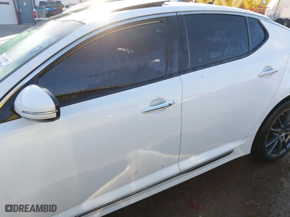 2013 Kia Optima SX w/Limited Pkg with VIN 5XXGR4A61DG112602, listed as a IAAI auction lot 41847204 with 197,828 mi miles. Bid and sale history available at carsss.com. Image 14.