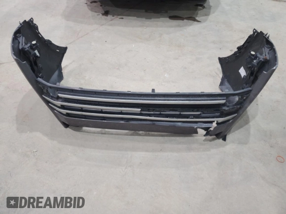 2018 Toyota Highlander SE z VIN 5TDJZRFH8JS556874, wystawiony jako Copart lot #60459645 z przebiegiem 108 118 mil mil oraz Nie do naprawy • Non repairable. Historia ofert i sprzedaży dostępna na DreamBid. Obrazek 13.