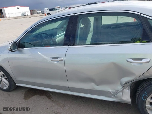 2018 Volkswagen Passat 2.0T SE with VIN 1VWBA7A31JC004790, listed as a IAAI auction lot 41863578 with 60,612 mi miles. Bid and sale history available at carsss.com. Image 14.