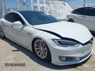 2018 Tesla Model S 75D z VIN 5YJSA1E25JF245269, wystawiony jako IAAI lot #42335263 z przebiegiem 56 086 mil mil oraz . Historia ofert i sprzedaży dostępna na DreamBid. Obrazek 21.