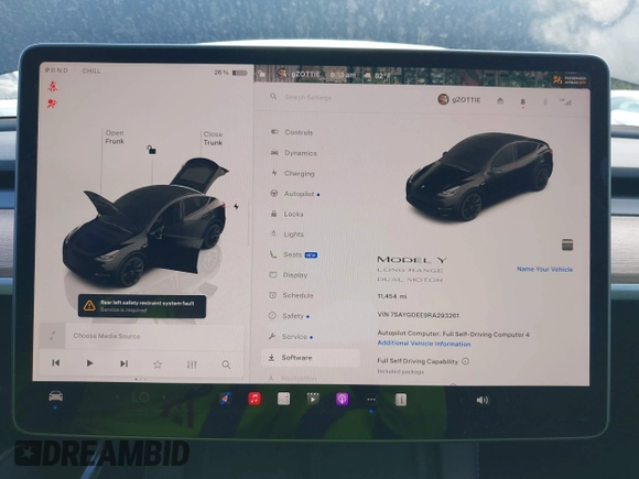 2024 Tesla Model Y Long Range z VIN 7SAYGDEE9RA293261, wystawiony jako IAAI lot #42118735 z przebiegiem 11 454 mil mil oraz . Historia ofert i sprzedaży dostępna na DreamBid. Obrazek 7.