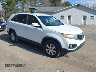 2011 Kia Sorento LX with VIN 5XYKT4A18BG173907, listed as a IAAI auction lot 41895550 with 187,889 mi miles. Bid and sale history available at carsss.com. Image 1.