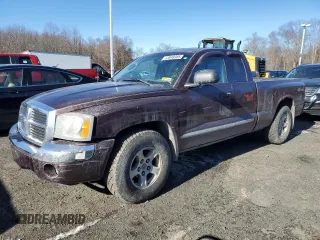2005 Dodge Dakota z VIN 1D7HW52N95S136829, wystawiony jako Copart lot #43948385 z przebiegiem 64 411 mil mil oraz Czysty tytuł • Clean title. Historia ofert i sprzedaży dostępna na DreamBid. Obrazek 1.