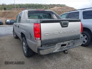 2005 Chevrolet Avalanche LS with VIN 3GNEC12Z05G163675, listed as a IAAI auction lot 41461801 with 430,784 mi miles and . Bid and sale history available at DreamBid. Image 3.