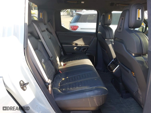 2022 Rivian R1T Adventure Package with VIN 7FCTGAAA5NN007018, listed as a IAAI auction lot 42018939 with 41,991 mi miles. Bid and sale history available at carsss.com. Image 8.