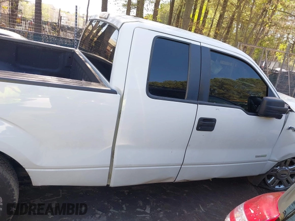 2014 Ford F-150 XL with VIN 1FTFX1CTXEFC01524, listed as a IAAI auction lot 41955270 with 251,992 mi miles. Bid and sale history available at carsss.com. Image 13.