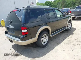 2006 Ford Explorer Eddie Bauer z VIN 1FMEU74E66UB42956, wystawiony jako IAAI lot #42143435 z przebiegiem 249 000 mil mil oraz . Historia ofert i sprzedaży dostępna na DreamBid. Obrazek 4.