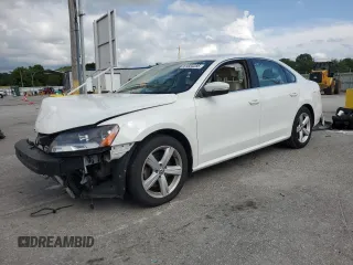 2015 Volkswagen Passat Limited Edition z VIN 1VWAS7A35FC085941, wystawiony jako Copart lot #61820285 z przebiegiem 113 042 mil mil oraz Czysty tytuł • Clean title. Historia ofert i sprzedaży dostępna na DreamBid. Obrazek 1.