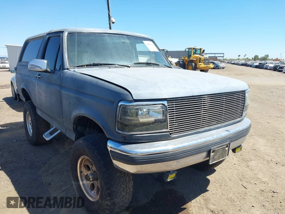1995 Ford Bronco Custom with VIN 1FMEU15H5SLB65909, listed as a IAAI auction lot 41880810 with 216,927 mi miles. Bid and sale history available at carsss.com. Image 6.
