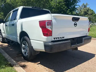 2017 Nissan Titan SV with VIN 1N6AA1EJ7HN539154, listed as a Copart auction lot 55880185 with 133,933 mi miles and Clean Title. Bid and sale history available at DreamBid. Image 3.