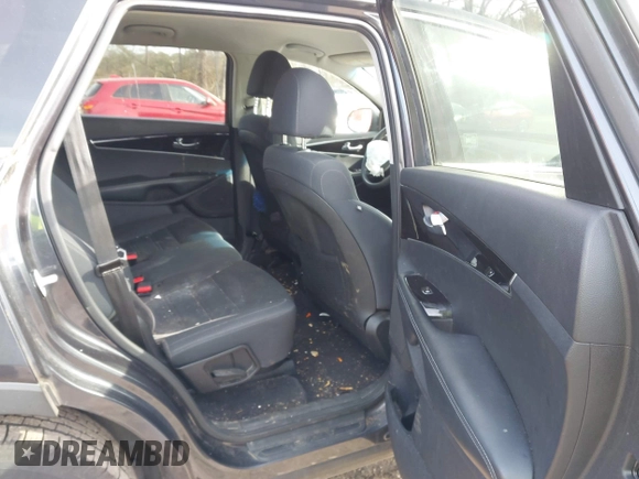 2019 Kia Sorento L with VIN 5XYPG4A30KG476773, listed as a IAAI auction lot 41345456 with 160,706 mi miles. Bid and sale history available at carsss.com. Image 8.