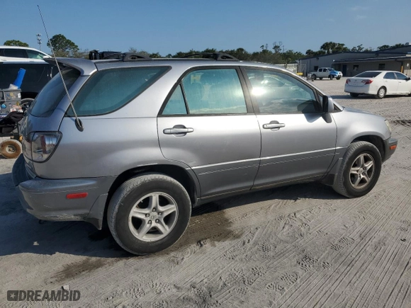 2002 Lexus RX 300 with VIN JTJHF10U020263552, listed as a Copart auction lot 43348165 with 154,872 mi miles and Clean Title. Bid and sale history available at carsss.com. Image 3.