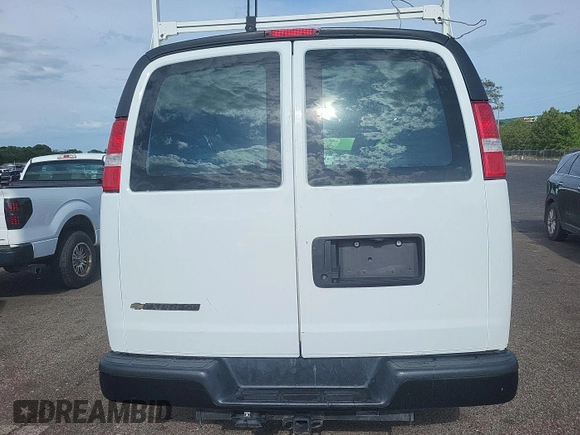 2022 Chevrolet Express Cargo with VIN 1GCWGAFP1N1185077, listed as a IAAI auction lot 42621028 with 85,739 mi miles and . Bid and sale history available at DreamBid. Image 19.