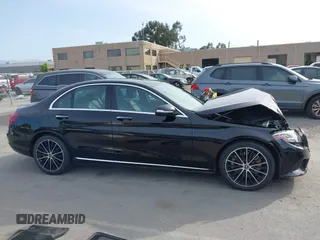 2020 Mercedes-Benz C 300 с VIN WDDWF8DB5LR539187, выставлен на аукционе IAAI как лот 42290441 с пробегом 19 669 миль миль и . История ставок и продаж доступна на DreamBid. Изображение 13.