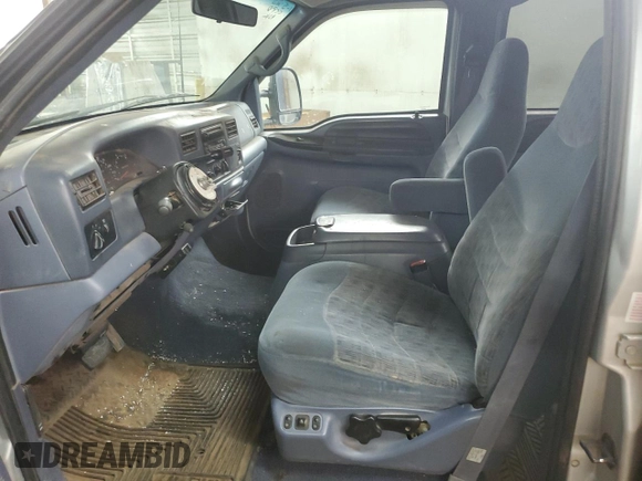 1999 Ford F-350 XL z VIN 1FTSW31F4XEA67905, wystawiony jako Copart lot #88012775 z przebiegiem 207 654 mil mil oraz Szkoda całkowita • Salvage title. Historia ofert i sprzedaży dostępna na DreamBid. Obrazek 7.