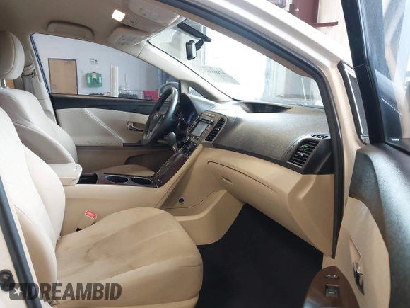 2015 Toyota Venza LE with VIN 4T3BA3BB8FU071568, listed as a IAAI auction lot 42416357 with 135,125 mi miles and . Bid and sale history available at DreamBid. Image 5.