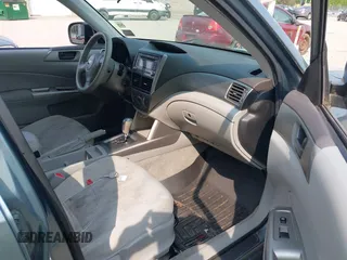 2009 Subaru Forester X с VIN JF2SH61659H738609, выставлен на аукционе IAAI как лот 42434424 с пробегом 218 580 миль миль и . История ставок и продаж доступна на DreamBid. Изображение 5.