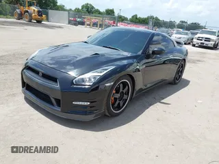 2013 Nissan GT-R Premium с VIN JN1AR5EF3DM260799, выставлен на аукционе IAAI как лот 42450797 с пробегом 54 321 миль миль и . История ставок и продаж доступна на DreamBid. Изображение 2.