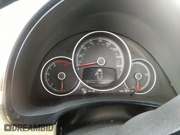 2018 Volkswagen Beetle S z VIN 3VWFD7ATXJM705321, wystawiony jako IAAI lot #40118047 z przebiegiem Nie podano mil oraz . Historia ofert i sprzedaży dostępna na DreamBid. Obrazek 15.