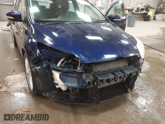 2012 Ford Focus SEL with VIN 1FAHP3M23CL137776, listed as a IAAI auction lot 41921697 with 189,217 mi miles. Bid and sale history available at carsss.com. Image 6.