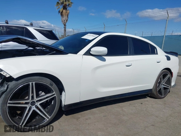 2019 Dodge Charger R/T with VIN 2C3CDXCT4KH681945, listed as a IAAI auction lot 41922885 with 73,769 mi miles and . Bid and sale history available at carsss.com. Image 14.