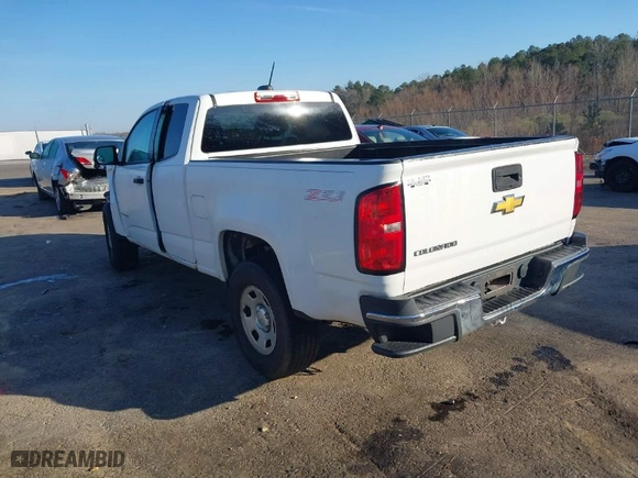 2015 Chevrolet Colorado 2WD Base with VIN 1GCHSAEA1F1186204, listed as a IAAI auction lot 41213498 with 215,340 mi miles. Bid and sale history available at carsss.com. Image 3.